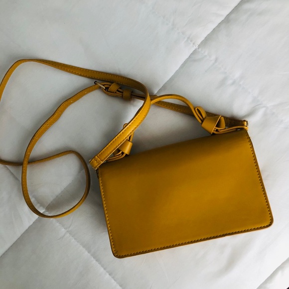 Cross Body Bag - Picture 4 of 4